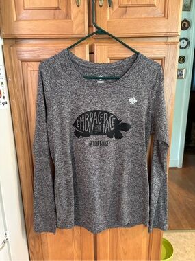Run in Rabbit Large Top - Embrace Your Pace